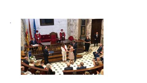 El Col·legi Oficial d'Infermeria de València rep amb gran honor la Medalla d'Or de la Ciutat de València